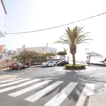 - Rest Near The Beach Apartment Alcala (Tenerife)